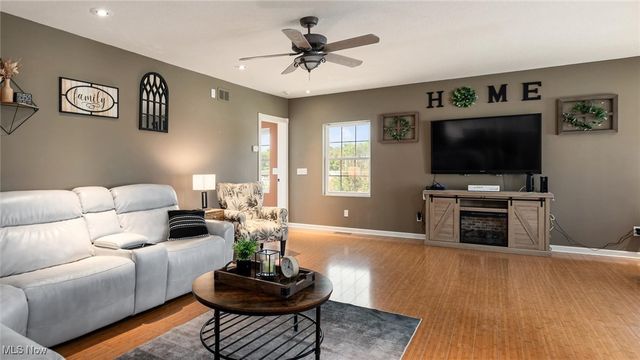 72 N Pembroke Avenue, Zanesville, OH 43701