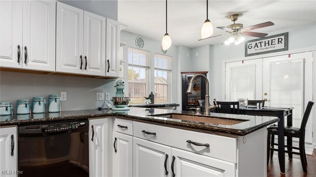 72 N Pembroke Avenue, Zanesville, OH 43701