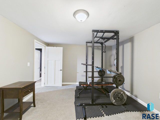 1313 S Riverdale Rd Road, Sioux Falls, SD 57105