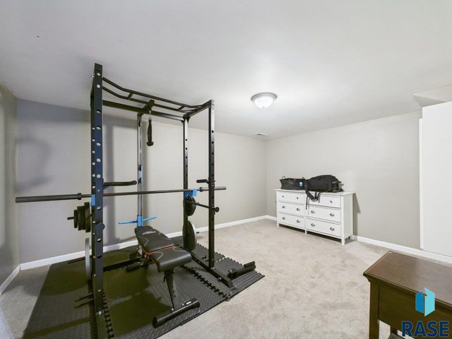 1313 S Riverdale Rd Road, Sioux Falls, SD 57105