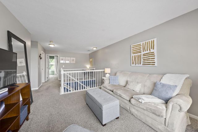 496 Fullers Circle, Pickerington, OH 43147