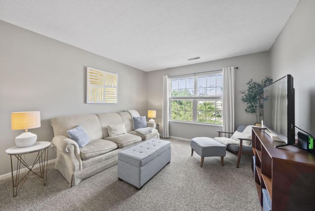 496 Fullers Circle, Pickerington, OH 43147
