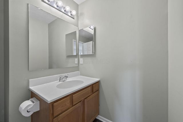 496 Fullers Circle, Pickerington, OH 43147