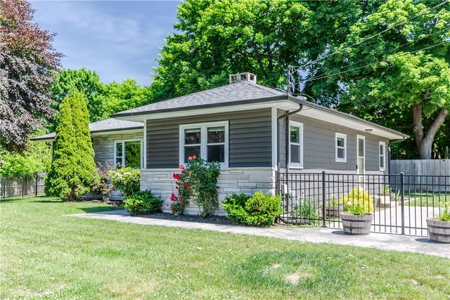 18 Hattie Avenue, Smithfield, RI 02828