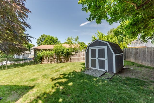 18 Hattie Avenue, Smithfield, RI 02828