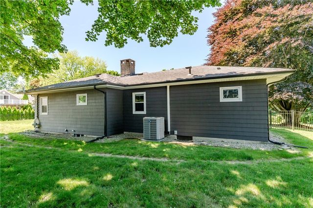18 Hattie Avenue, Smithfield, RI 02828