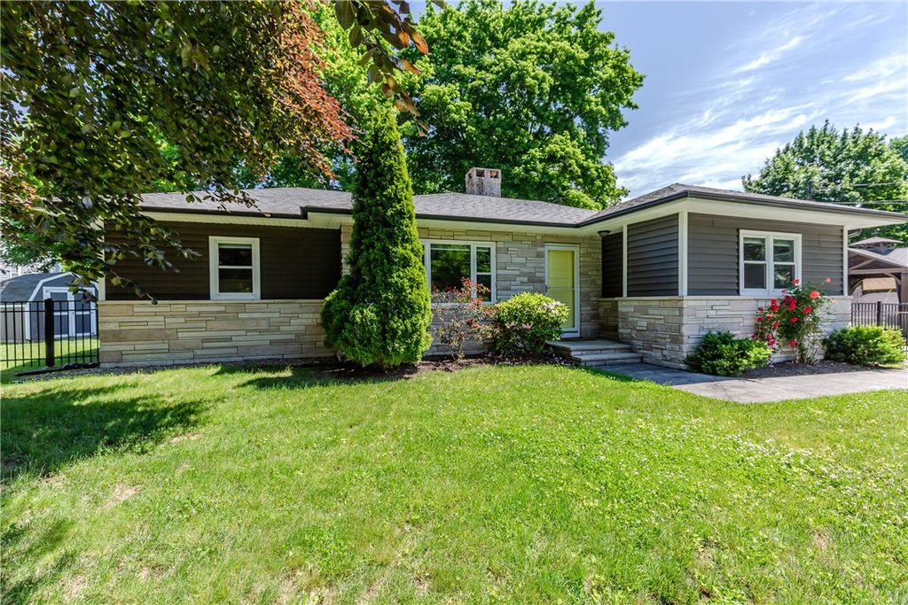 18 Hattie Avenue, Smithfield, RI 02828