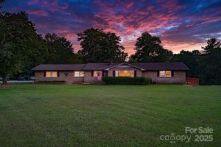 2660 Taylorsville Road, Lenoir, NC 28645