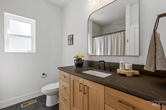 4045 Whistling Heights Way, Nampa, ID 83687