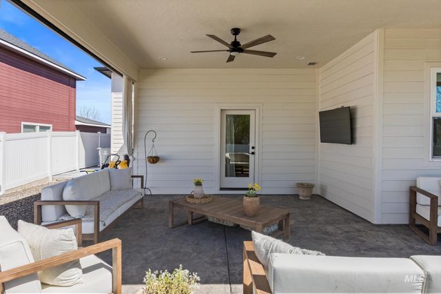 4045 Whistling Heights Way, Nampa, ID 83687