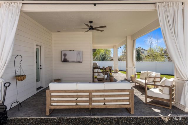 4045 Whistling Heights Way, Nampa, ID 83687