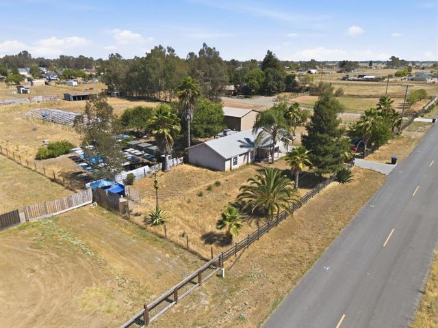 20105 Olympia Road, Madera, CA 93638