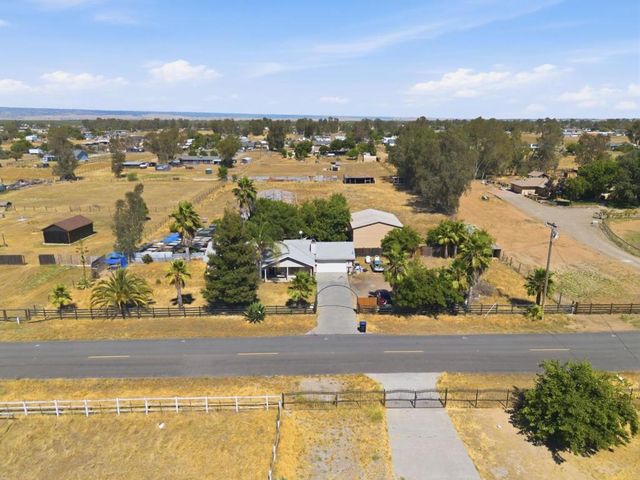 20105 Olympia Road, Madera, CA 93638