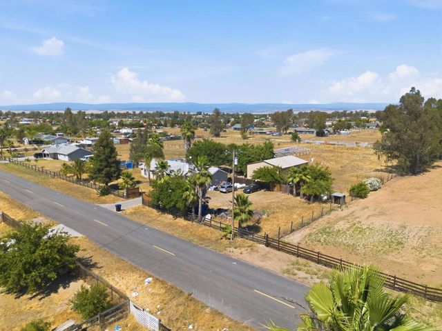 20105 Olympia Road, Madera, CA 93638