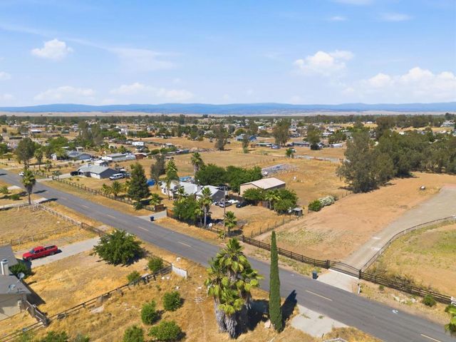 20105 Olympia Road, Madera, CA 93638