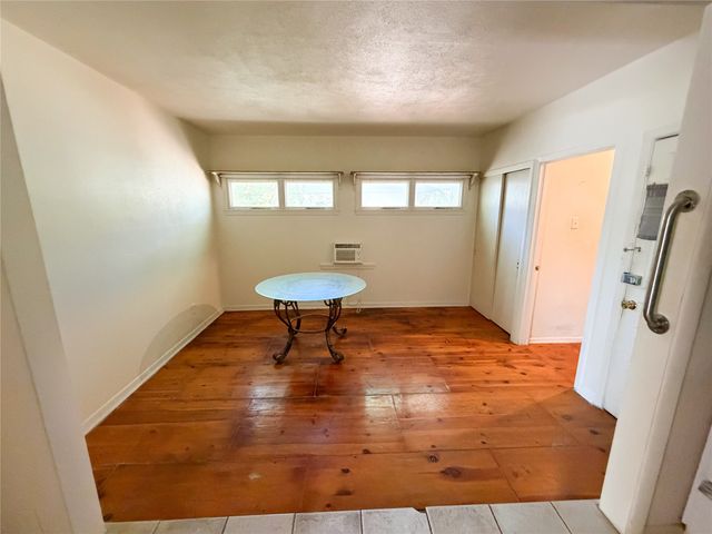 5013 Merida Avenue, Fort Worth, TX 76115