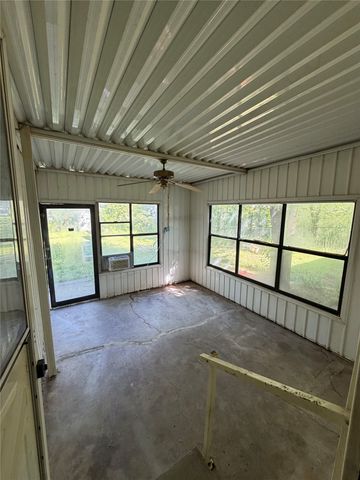 5013 Merida Avenue, Fort Worth, TX 76115