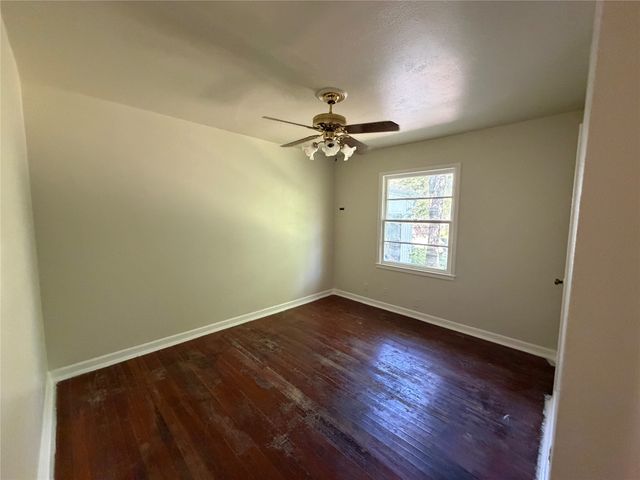 5013 Merida Avenue, Fort Worth, TX 76115