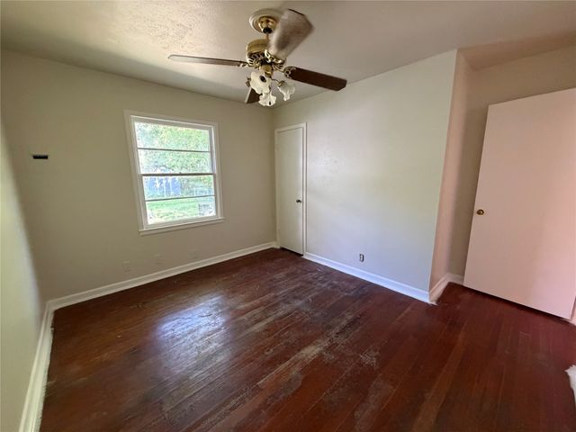 5013 Merida Avenue, Fort Worth, TX 76115