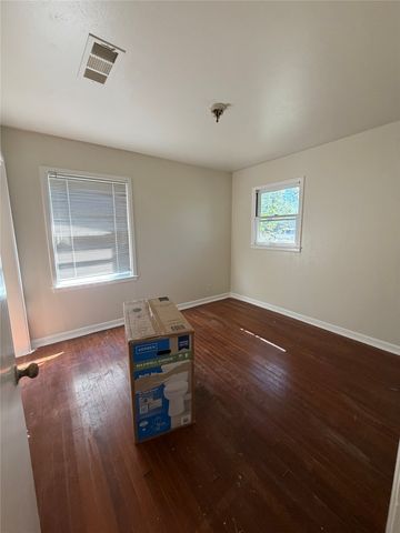 5013 Merida Avenue, Fort Worth, TX 76115