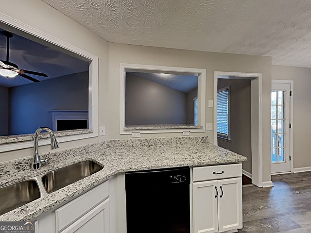 252 Bridge Place, Douglasville, GA 30134