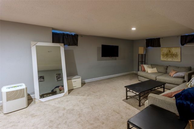 1324 Birch Lane, Des Moines, IA 50315