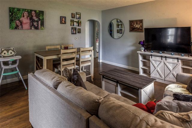 1324 Birch Lane, Des Moines, IA 50315