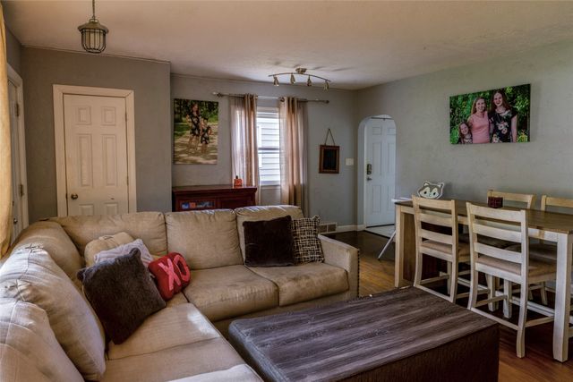 1324 Birch Lane, Des Moines, IA 50315