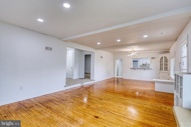 1910 S QUEEN ST, York, PA 17403