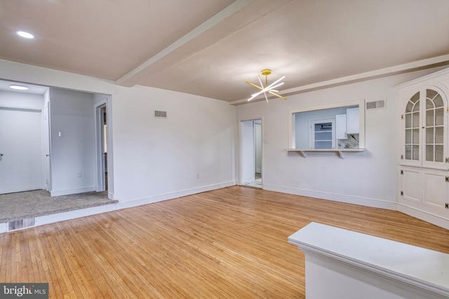 1910 S QUEEN ST, York, PA 17403
