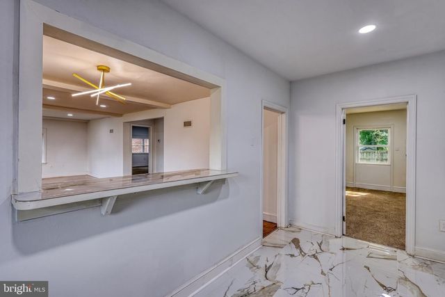 1910 S QUEEN ST, York, PA 17403