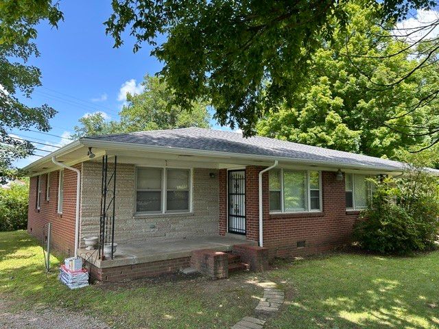 5002 Collinwood Dr, Clarksville, TN 37042