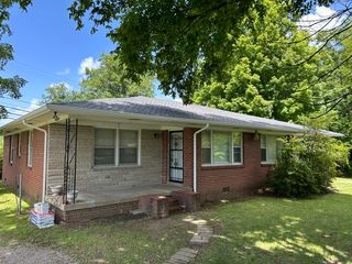 5002 Collinwood Dr, Clarksville, TN 37042