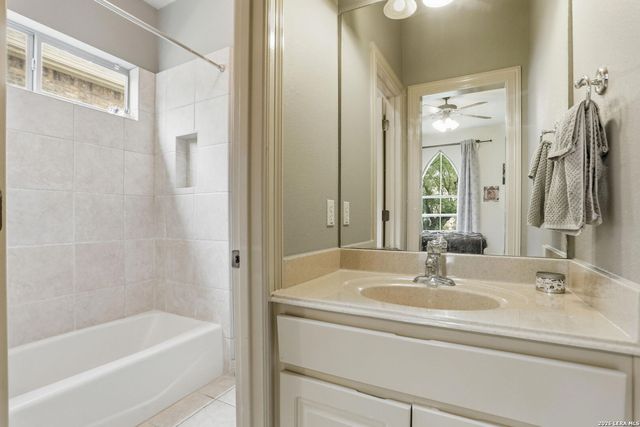 13314 WIND RDG, Helotes, TX 78023