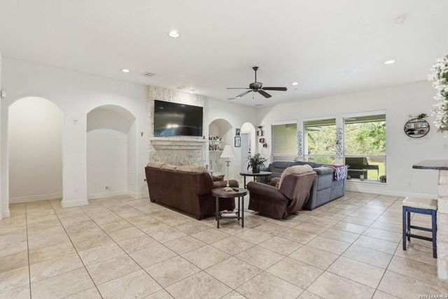 13314 WIND RDG, Helotes, TX 78023