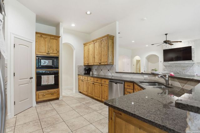 13314 WIND RDG, Helotes, TX 78023