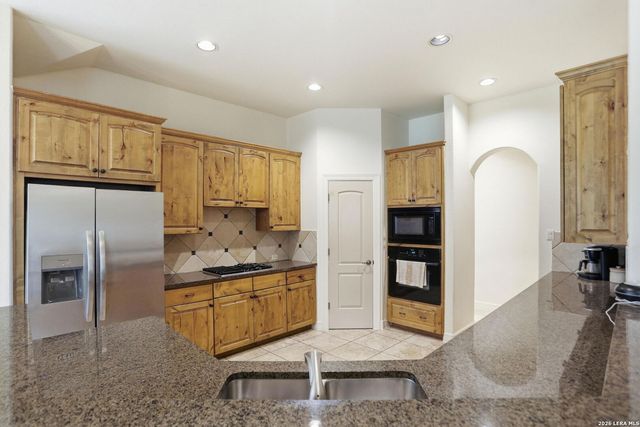 13314 WIND RDG, Helotes, TX 78023
