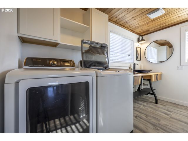 87748 TERRACE VIEW Dr, Florence, OR 97439