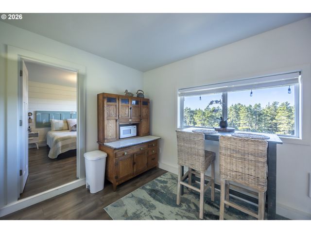 87748 TERRACE VIEW Dr, Florence, OR 97439