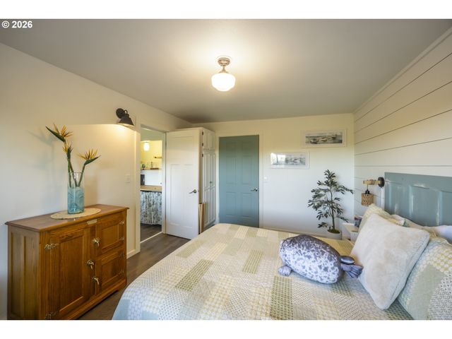 87748 TERRACE VIEW Dr, Florence, OR 97439