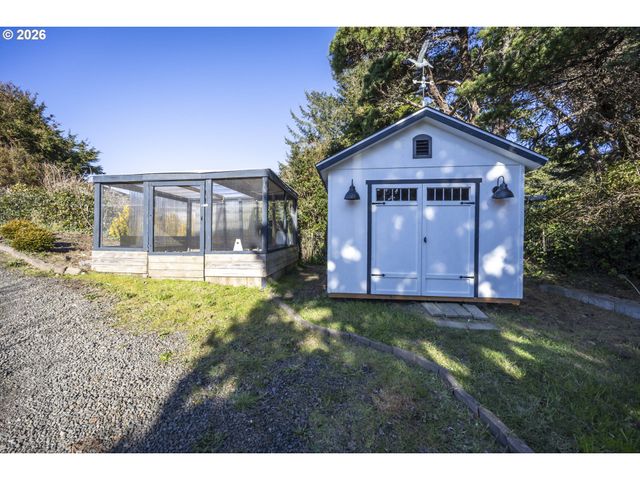 87748 TERRACE VIEW Dr, Florence, OR 97439