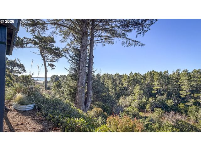 87748 TERRACE VIEW Dr, Florence, OR 97439