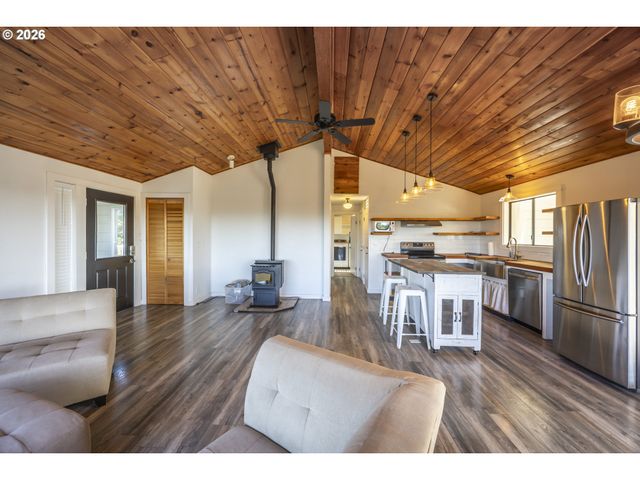 87748 TERRACE VIEW Dr, Florence, OR 97439