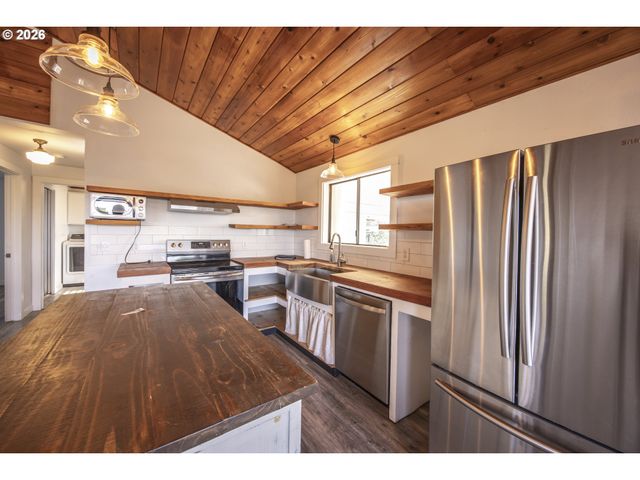 87748 TERRACE VIEW Dr, Florence, OR 97439