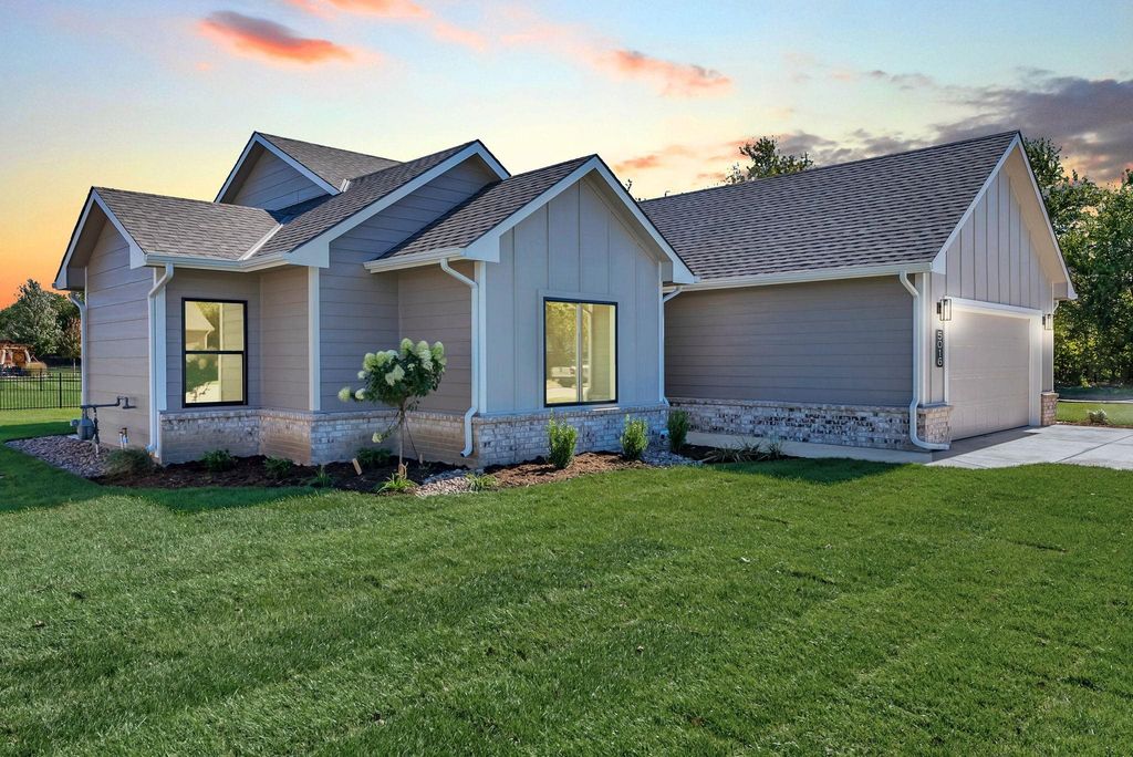 5016 N Highland St., Bel Aire, KS 67220