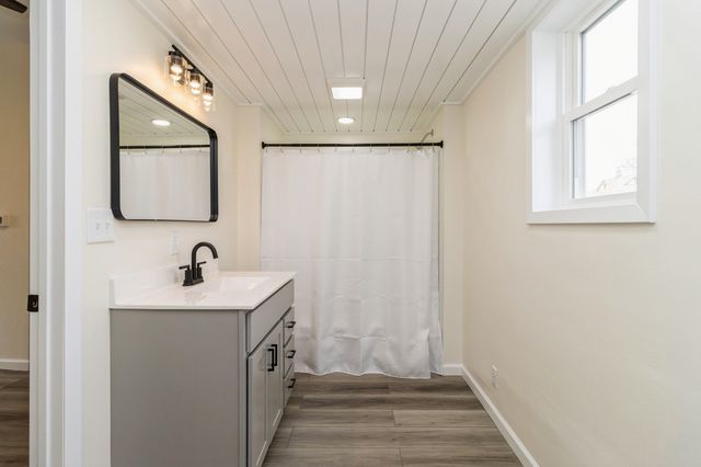 207 N 3rd Street, Montezuma, IA 50171