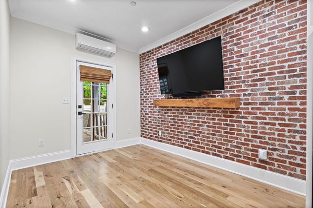 138 Trenton 1, Boston, MA 02128