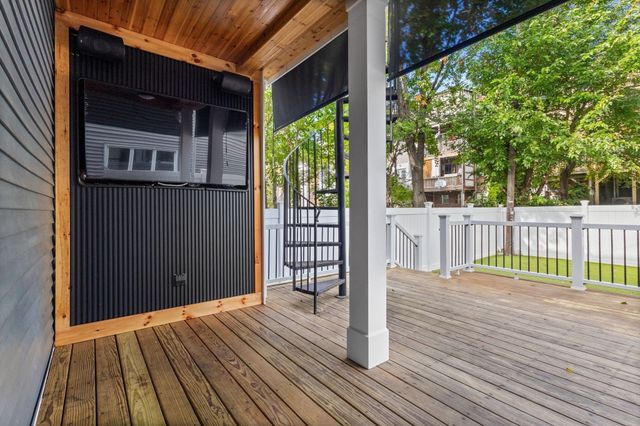 138 Trenton 1, Boston, MA 02128