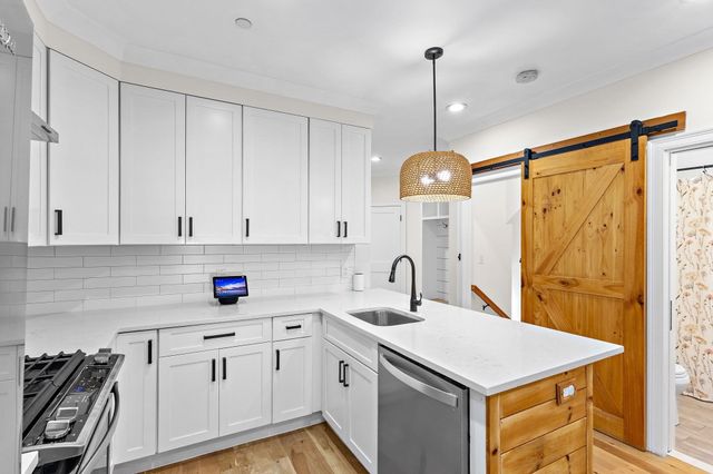 138 Trenton 1, Boston, MA 02128