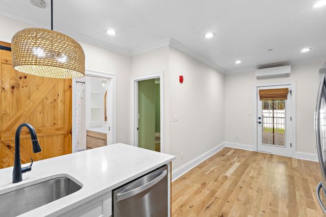 138 Trenton 1, Boston, MA 02128